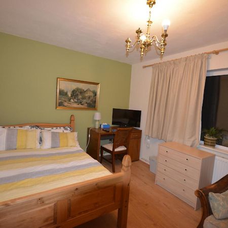 Double Bedroom With View To The Garden Оксфорд Екстер'єр фото