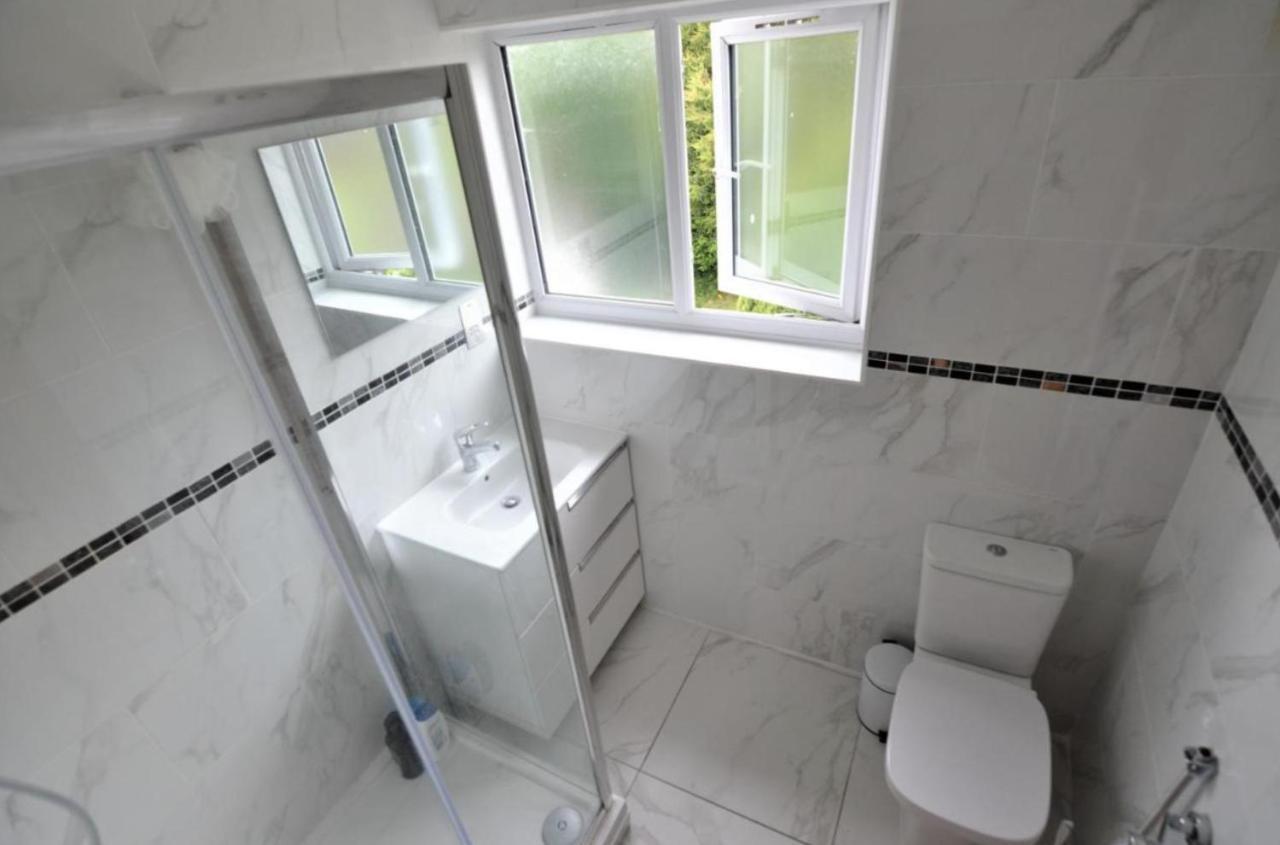Double Bedroom With View To The Garden Оксфорд Екстер'єр фото