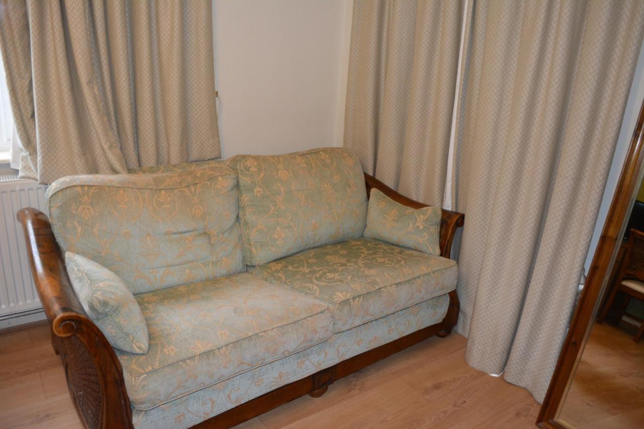 Double Bedroom With View To The Garden Оксфорд Екстер'єр фото