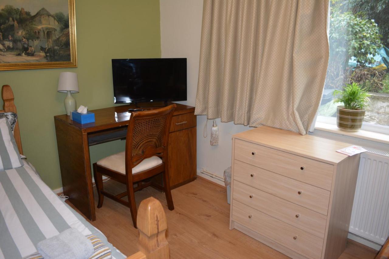 Double Bedroom With View To The Garden Оксфорд Екстер'єр фото