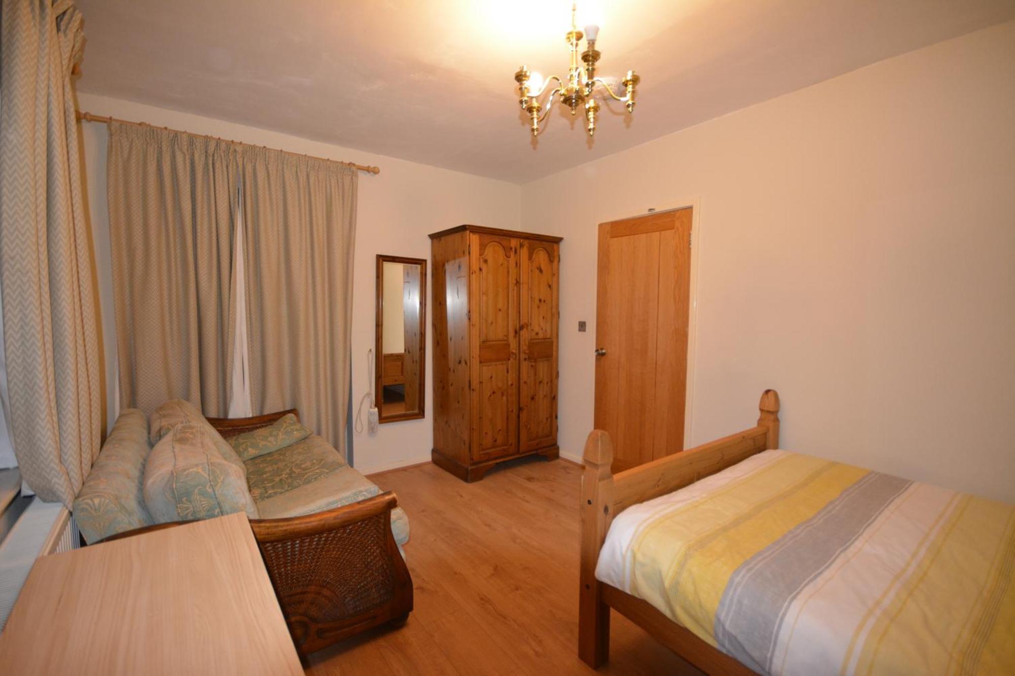 Double Bedroom With View To The Garden Оксфорд Екстер'єр фото